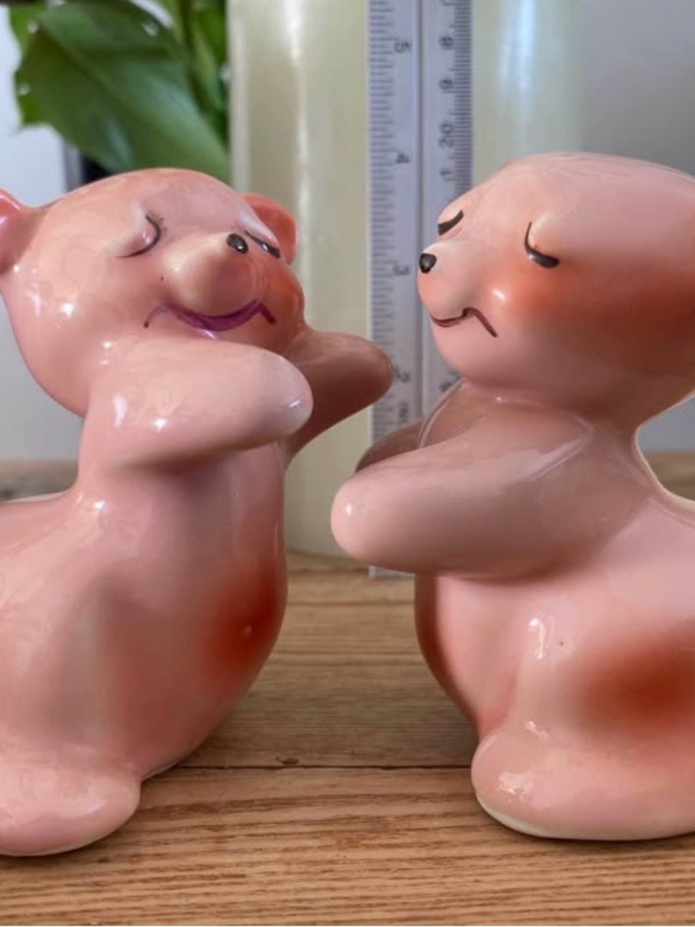 Vintage 1940s Van Tellingen Pink Bear Hugs Ceramic Salt & Pepper Shakers